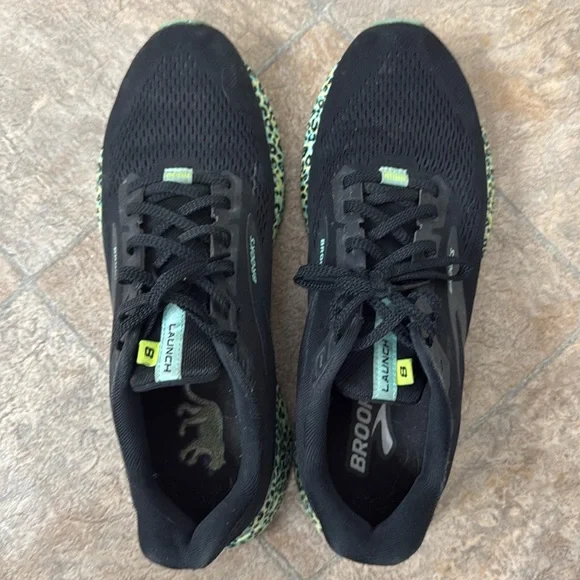 Brooks Launch8, size 11 - green leopard💚🐆 - Picture 2 of 5